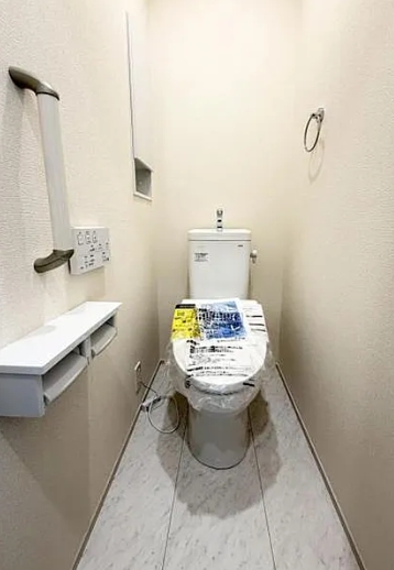 相模原市南区新戸の新築戸建て1号棟のトイレ1fの写真