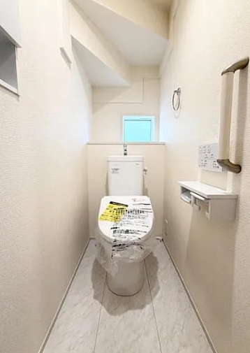 相模原市南区新戸の新築戸建て3号棟のトイレ1fの写真