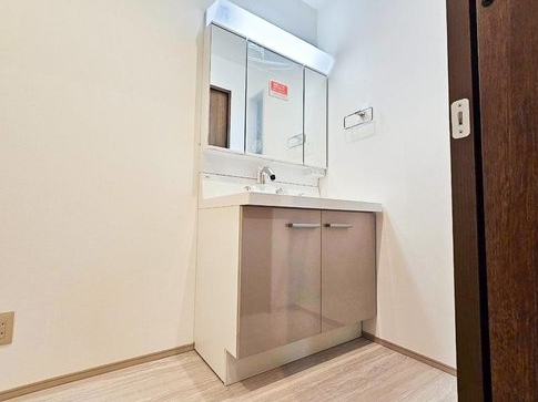 相模原市中央区中央6丁目の新築戸建ての洗面化粧台の写真