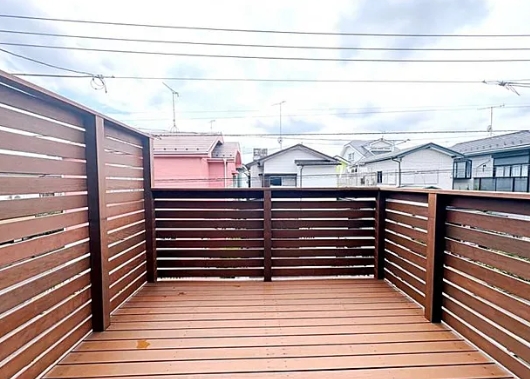 相模原市中央区並木3丁目の新築戸建てB号棟のウッドデッキの写真