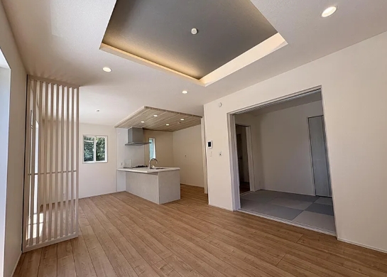 相模原市南区若松1丁目の新築戸建てのリビングの写真