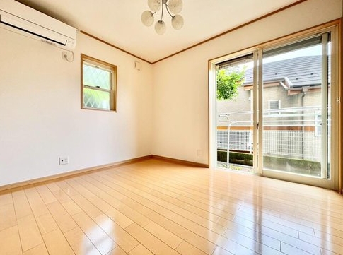 町田市相原町の中古戸建の洋室1の写真