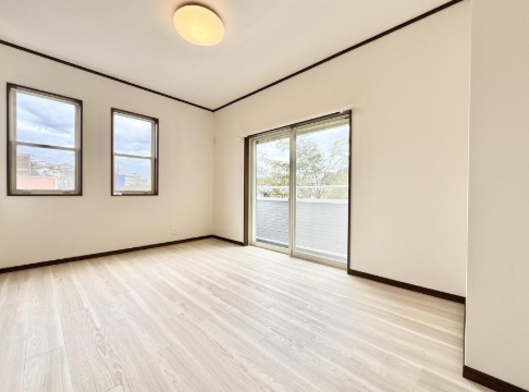 町田市金井8丁目の中古戸建の洋室1の写真