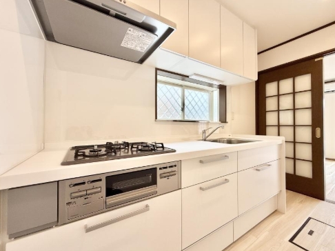町田市金井8丁目の中古戸建のキッチンの写真