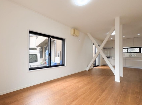 町田市南大谷1丁目の中古戸建てのリビングの写真