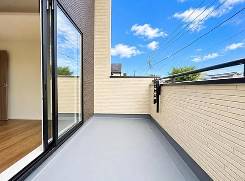 町田市成瀬台1丁目の新築戸建ての15号棟のバルコニーの写真