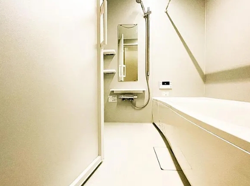 町田市成瀬台1丁目の新築戸建ての15号棟のバスルームの写真