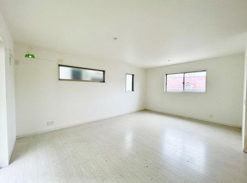 町田市西成瀬1丁目の中古戸建のリビングの写真