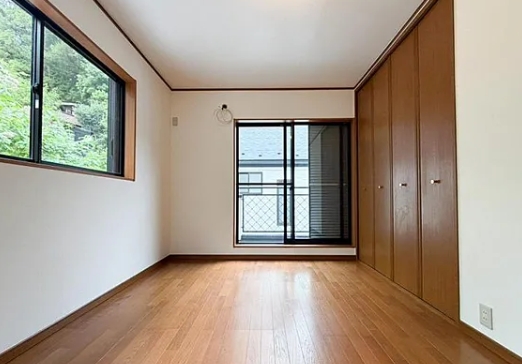 町田市小山町の中古戸建の洋室1の写真