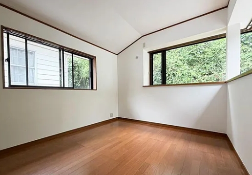 町田市小山町の中古戸建の洋室2の写真