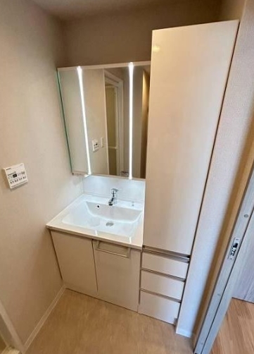 相模原市中央区中央6丁目中古マンションの洗面化粧台の写真