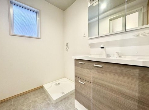 相模原市中央区共和4丁目中古マンションの洗面化粧台の写真