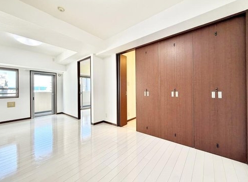 相模原市中央区相模原1丁目中古マンションのリビングの写真