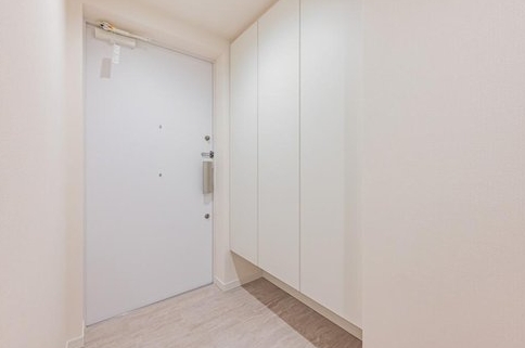 相模原市中央区清新2丁目中古マンションの玄関の写真