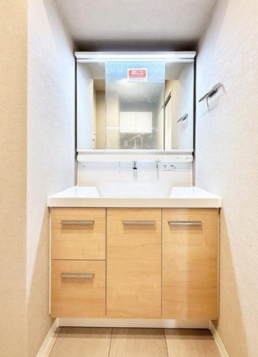 相模原市緑区西橋本4丁目中古マンションの洗面化粧台の写真