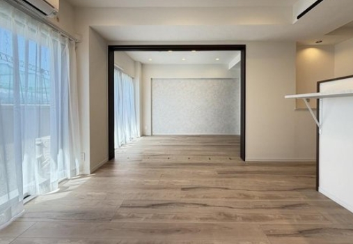 相模原市緑区下九沢中古マンションのリビングの写真