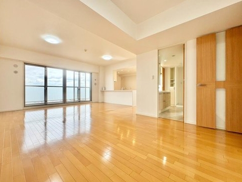 相模原市緑区下九沢中古マンションのリビングの写真