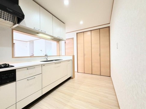 相模原市南区大野台1丁目の中古戸建てのキッチンの写真